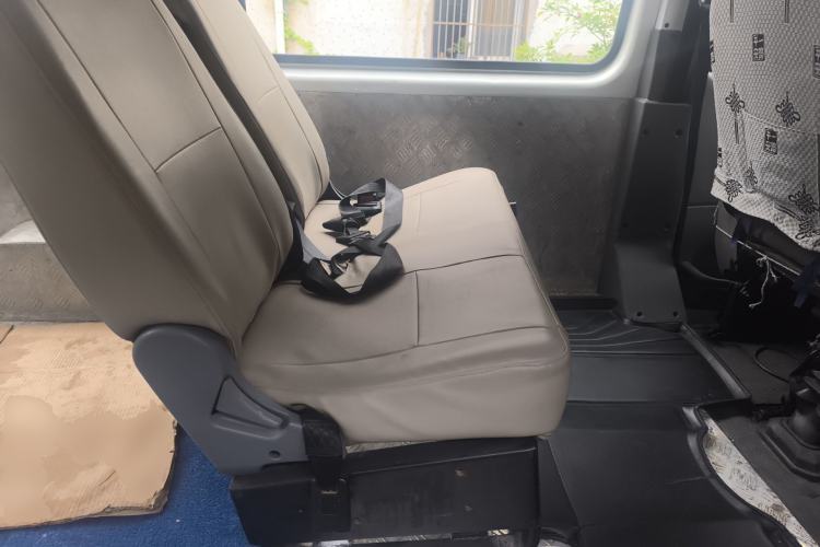 Used JMC Transit 2019 2.8T Commercial Version Short Wheelbase Mid-Roof 6-Seater China VI JX493 Left Rear Seat