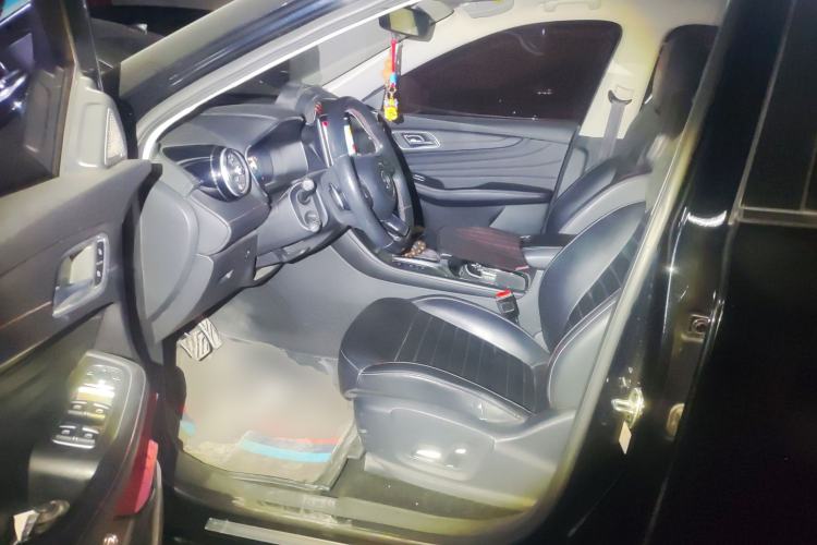 Used MG HS 2018 30T Automatic Two-Wheel Drive Trophy Edition—High-Octane V-Model Left Front Seat