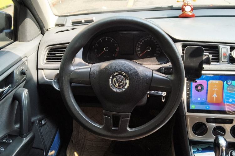 Used Volkswagen Lavida 2013 Revised Classic 1.6L Automatic Fashion Edition Steering Wheel
