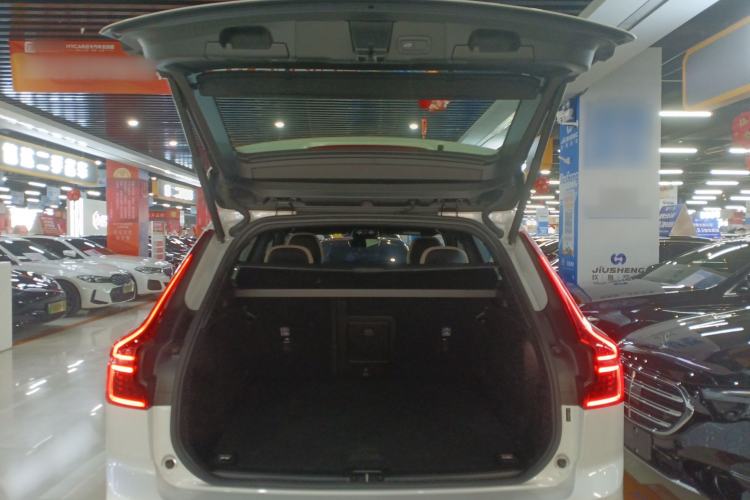 Used Volvo XC60 2026 B5 4x4 Smart Luxury Edition