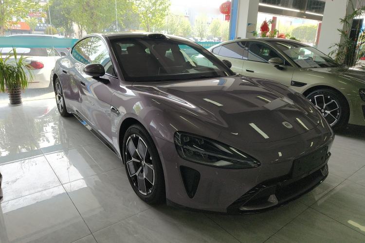 Used Xiaomi Auto SU7 2024 Four-Wheel Drive Ultra-Long Range Advanced Intelligent Driving Max Edition Front Right 45 Deg