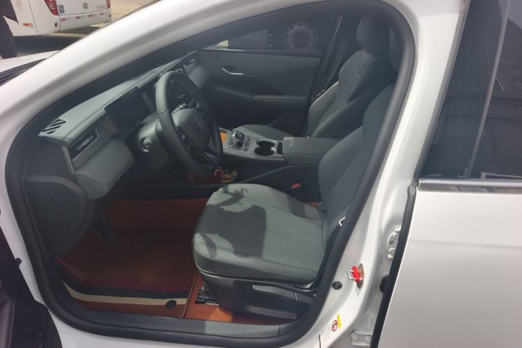 Used BYD Qin PLUS 2025 DM-i Smart Drive 55KM Leading Model
