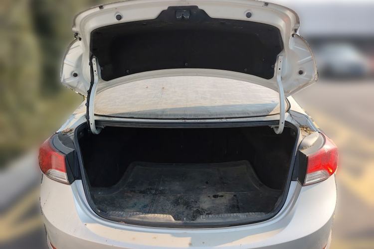 Used Hyundai Elantra (5th Generation / Langdong) 2012 1.6L Manual Fashion Edition Trunk
