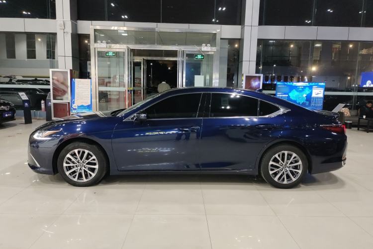 Used Lexus ES 2022 200 Excellence Edition