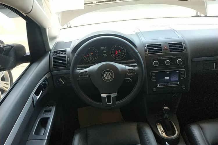 Used Volkswagen Touran 2015 1.4T DSG Comfort Edition 5 Seats