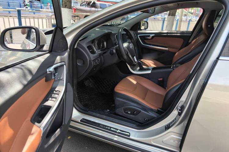 Used Volvo S60 2017 S60L T4 Smart Range Edition
