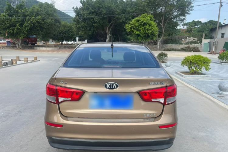 Used Kia K2 2015 Sedan 1.4L MT GLS