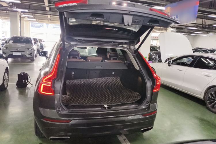 Used Volvo XC60 2019 T5 4x4 Smart Edition China V Standard
