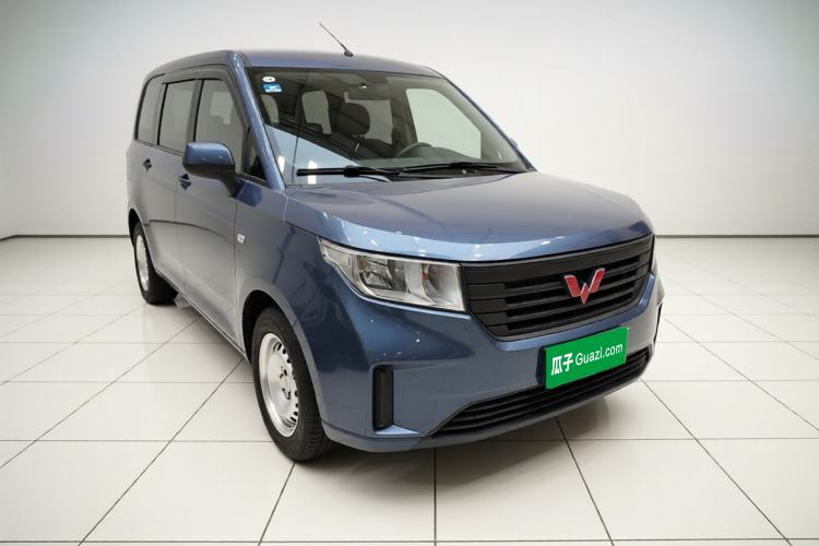Used Wuling Hongguang PLUS 2019 1.5T Manual Standard Edition 5 Seats