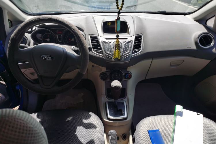 Used Ford Fiesta 2011 Hatchback 1.5L Automatic Fashion Edition Center Console