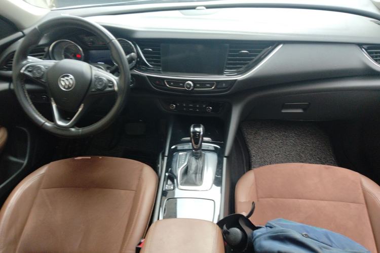 Used Buick Regal 2019 20T Elite Version China VI Standard Center Console