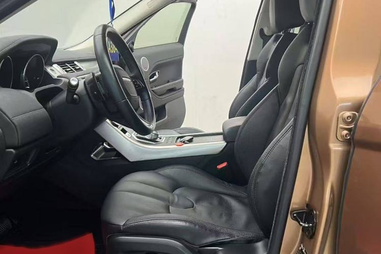 Used Land Rover Range Evoque 2015 2.0T 5-Door Luxury Edition Interior 2