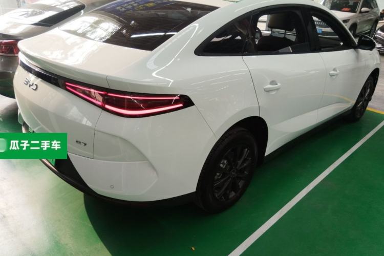 Used BYD e7 2025 Model 520 Smart Travel Edition