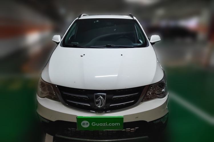 Used Baojun 730 2014 1.5L manual Comfort version 7 seats
