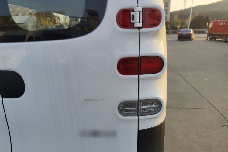 Used SAIC MAXUS Dana V1 2025 V1+ Long Wheelbase Low-Roof Multi-Function Version (62 kWh)