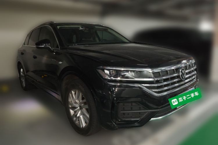 Used Volkswagen Touareg 2023 2.0 TSI RuiShang Edition Front Right 45 Deg