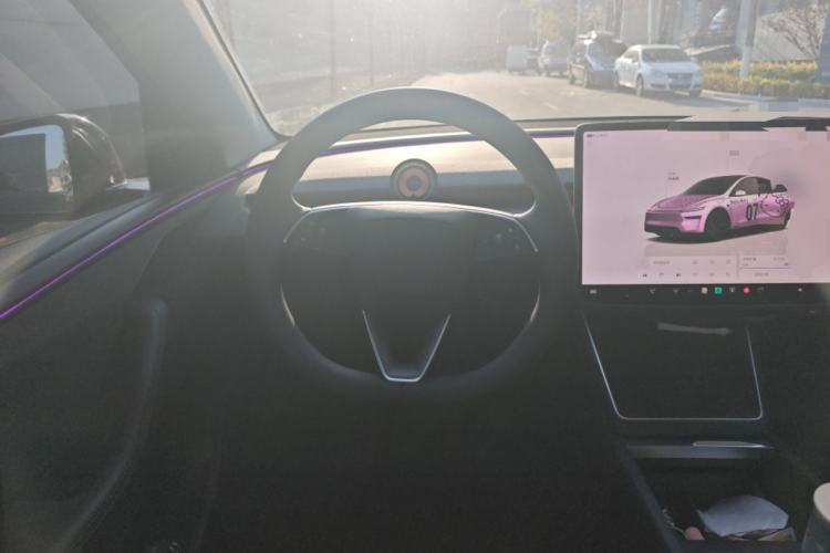 Used Tesla Model Y 2025 Long-Range All-Wheel-Drive Version Steering Wheel