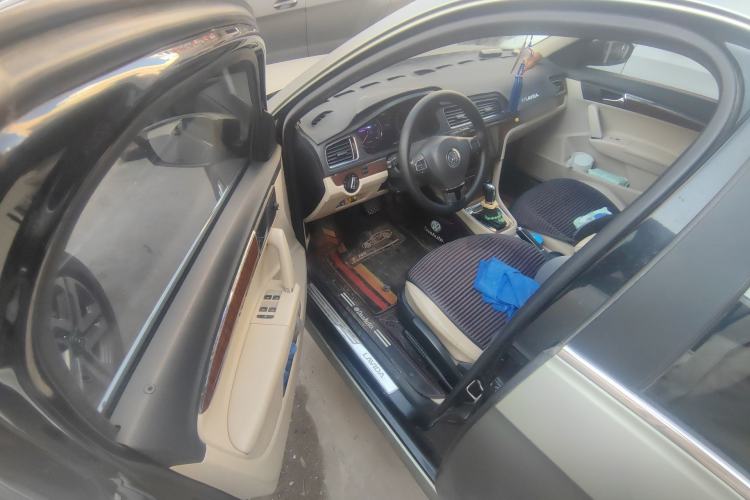 Used Volkswagen Lavida 2013 Revised Classic 1.6L Automatic Fashion Edition
