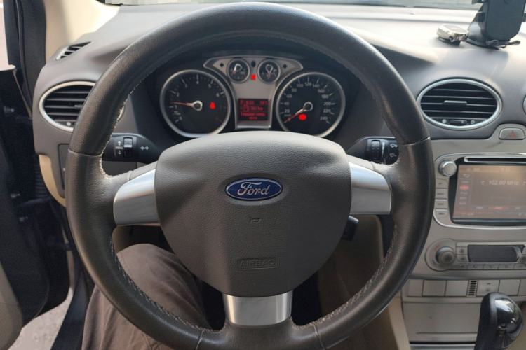 Used Ford Focus 2013 Sedan Classic 1.8L Automatic Fashion Edition
