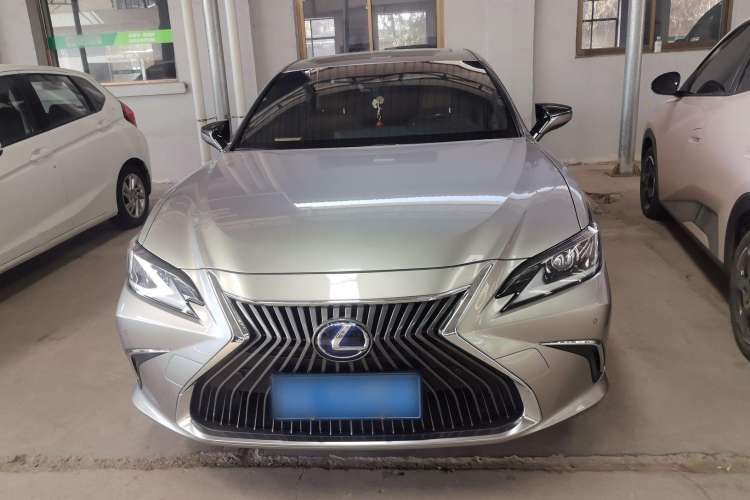 Used Lexus ES 2018 300h Premier Edition China V Standard
