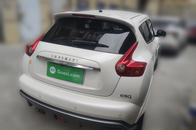 Used Infiniti ESQ 2014 1.6L Spontaneous Edition
