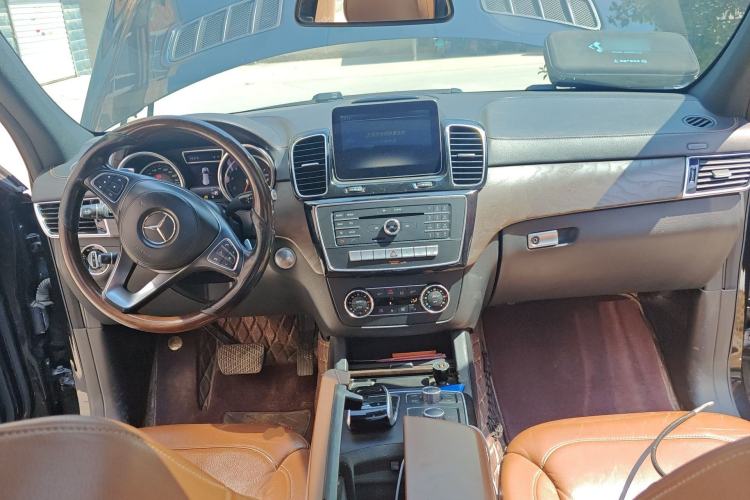 Used Mercedes-Benz GLS 2017 GLS 400 4MATIC Luxury Model Center Console