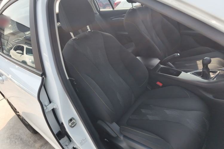 Used Roewe i5 2021 1.5L Manual Platinum Edition
