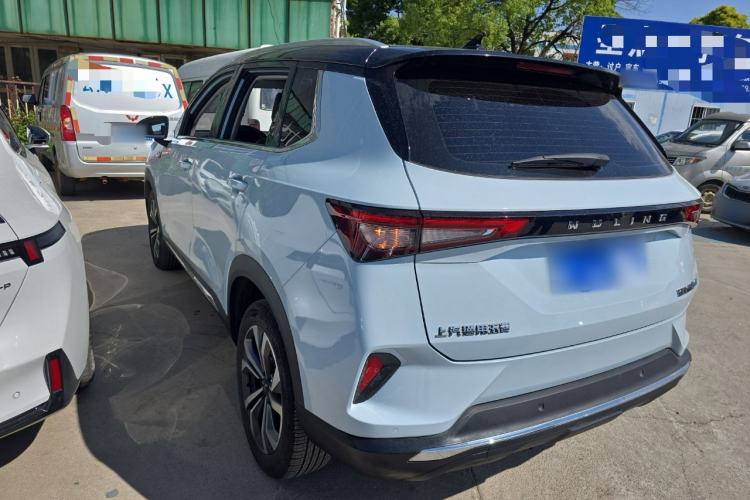 Used Wuling Asta 2022 2.0L DHT Electric-Speed Version Exterior 2