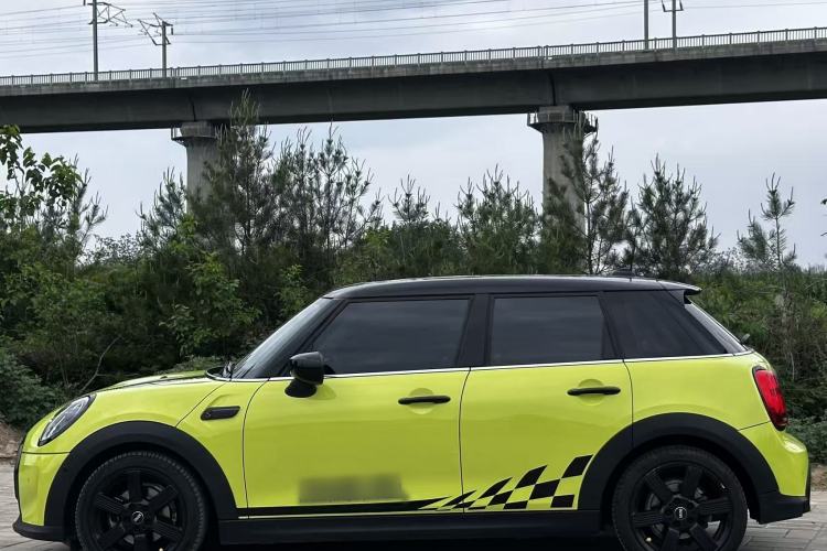 Used MINI 2022 Updated 1.5T COOPER Classic Edition Five-Door Version