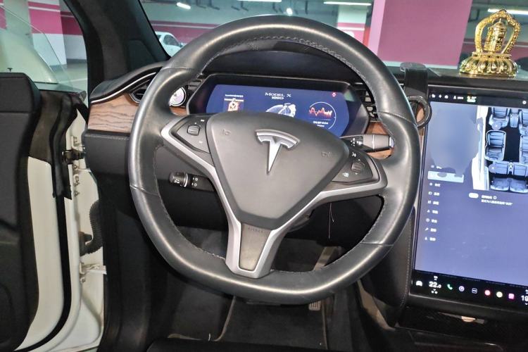 Used Tesla Model X 2017 X 100D Long Range Edition Steering Wheel