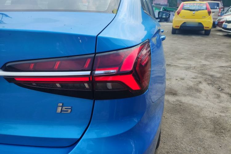 Used Roewe i5 2021 1.5L Manual Platinum Edition