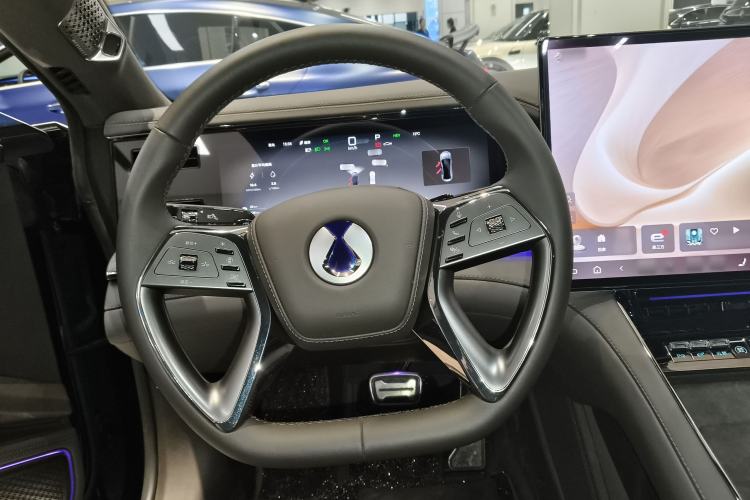 Used Denza Z9 2024 1100 km All-Wheel-Drive Ultra Version