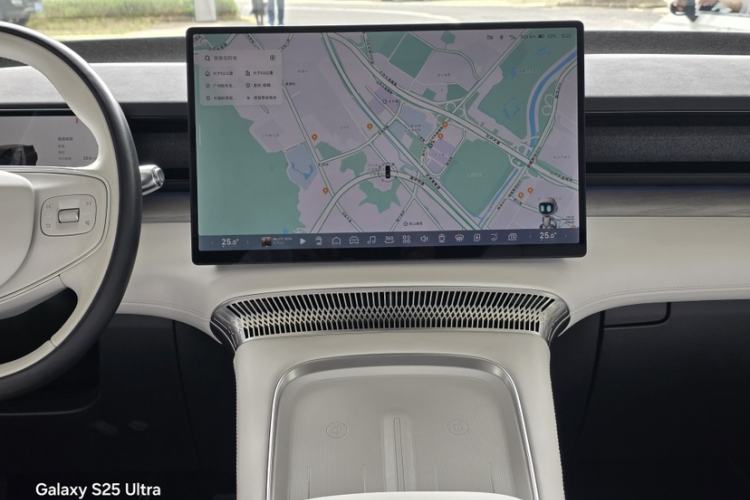 Used XPeng X9 2024 702 Ultra-Long Range Max Interior 4