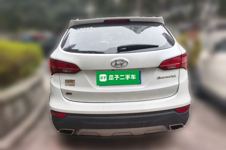 Used Hyundai Santa Fe 2015 2.4L Automatic Two-Wheel Drive Smart Version 5 Seats
