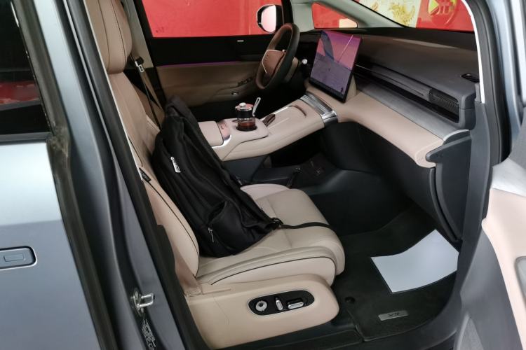 Used XPeng X9 2025 740 Ultra-Long Range Max Right Front Seat