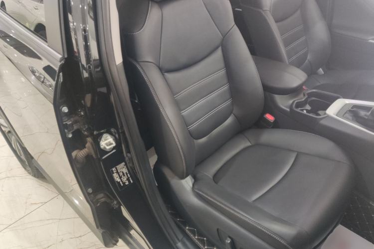 Used Toyota RAV4 2023 2.0L CVT Two-Wheel Drive Fashion Plus Edition Right Front Seat