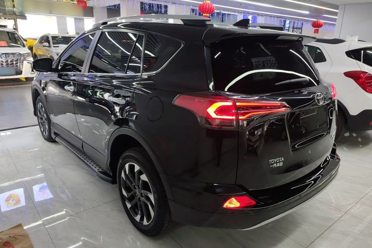 Used Toyota RAV4 2016 2.5L Automatic 4x4 Elite Edition
