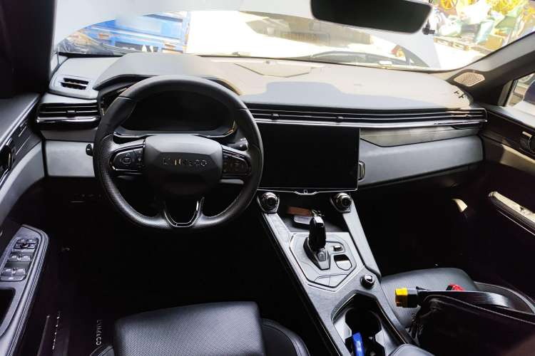 Used Lynk & Co 01 EM-P 2021 1.5TD PHEV Halo Interior 2