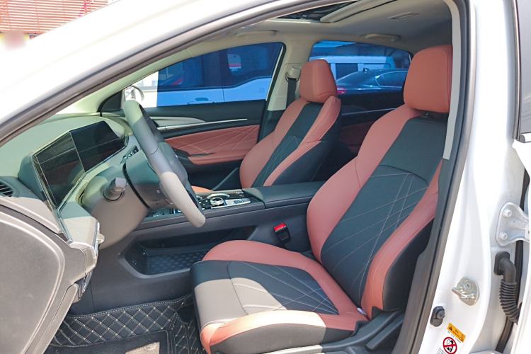 Used CHANGAN Eado 2024 PLUS Blue Whale NE 1.4T GDI DCT High-Energy Edition Left Front Seat