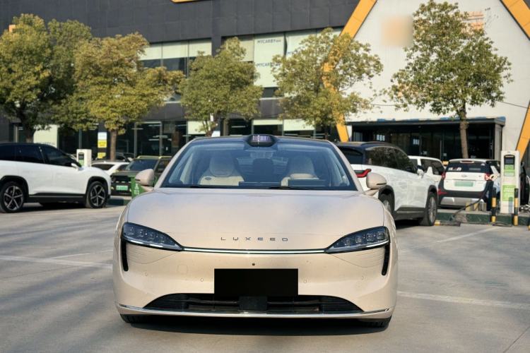 Used Hima Luxeed S7 2025 855 km Max