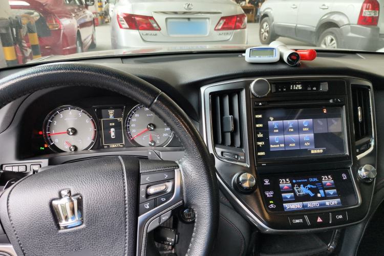 Used Toyota Crown 2018 2.0T Fashion Edition
