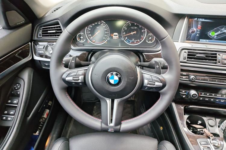 Used BMW 5 Series 2015 535Li Leading Model