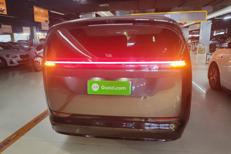 Used Li Auto MEGA 2024 Ultra Model
