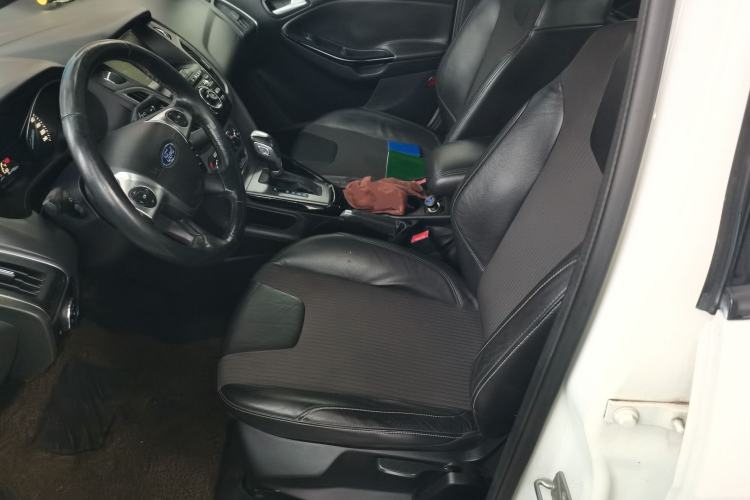 Used Ford Focus 2012 Sedan 1.6L Automatic Fashion Edition