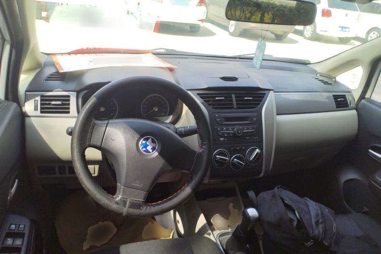 Used Venucia R50 2015 1.6L Manual Fashion Edition Steering Wheel