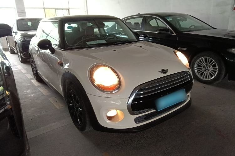 Used MINI 2016 1.5T COOPER Front Right 45 Deg