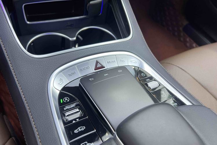 Used Mercedes-Benz S-Class 2019 S 450 L 4MATIC Interior 4