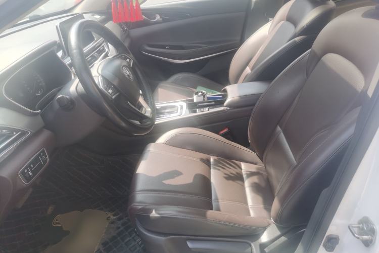 Used Changan Raeton CC 2018 1.5T Automatic Elegant Starry Edition China V Standard
