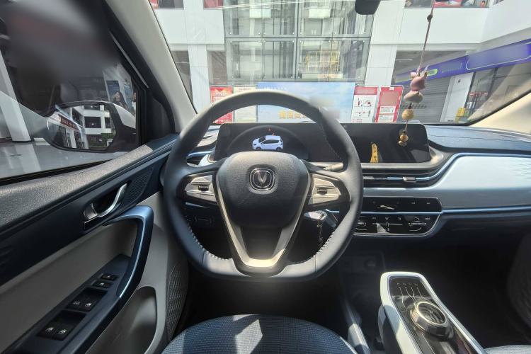 Used CHANGAN OSHAN Benni E-Star 2022 Charming Edition Colorful Model Lithium Iron Phosphate Interior 2