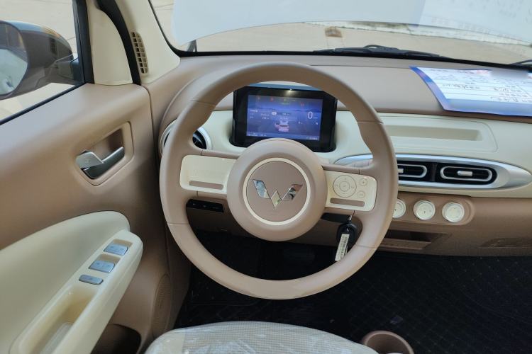Used Wuling Hongguang MINIEV 2025 Four-Door Version Advanced Edition Steering Wheel